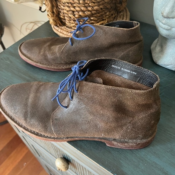 Cole Haan men’s 10 brown suede Chelsea short boot. - Picture 7 of 13